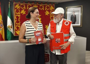 El Ayuntamiento y Cruz Roja destinarán 70.000 euros en lo que queda de año al reparto de tarjetas monedero a familias vulnerables