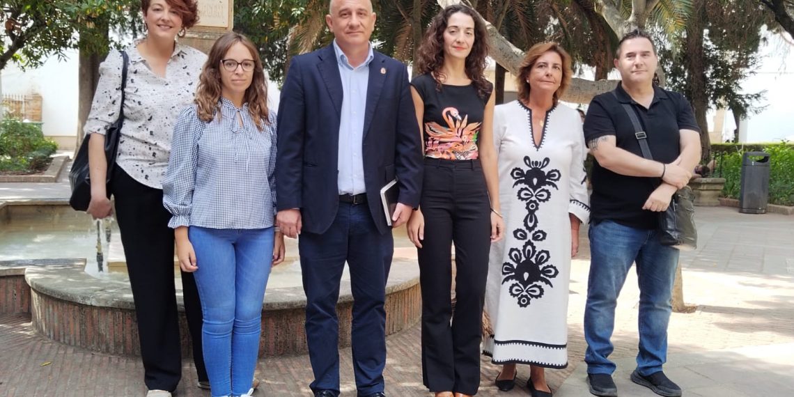 El PSOE insta al Ayuntamiento a que apoye las reivindicaciones contra una planta de tratamiento de residuos en La Indiana