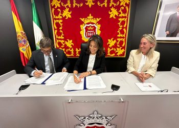 Ayuntamiento y Universidad de Málaga firman el convenio que permitirá avanzar en la implantación del grado de Fisioterapia en la ciudad