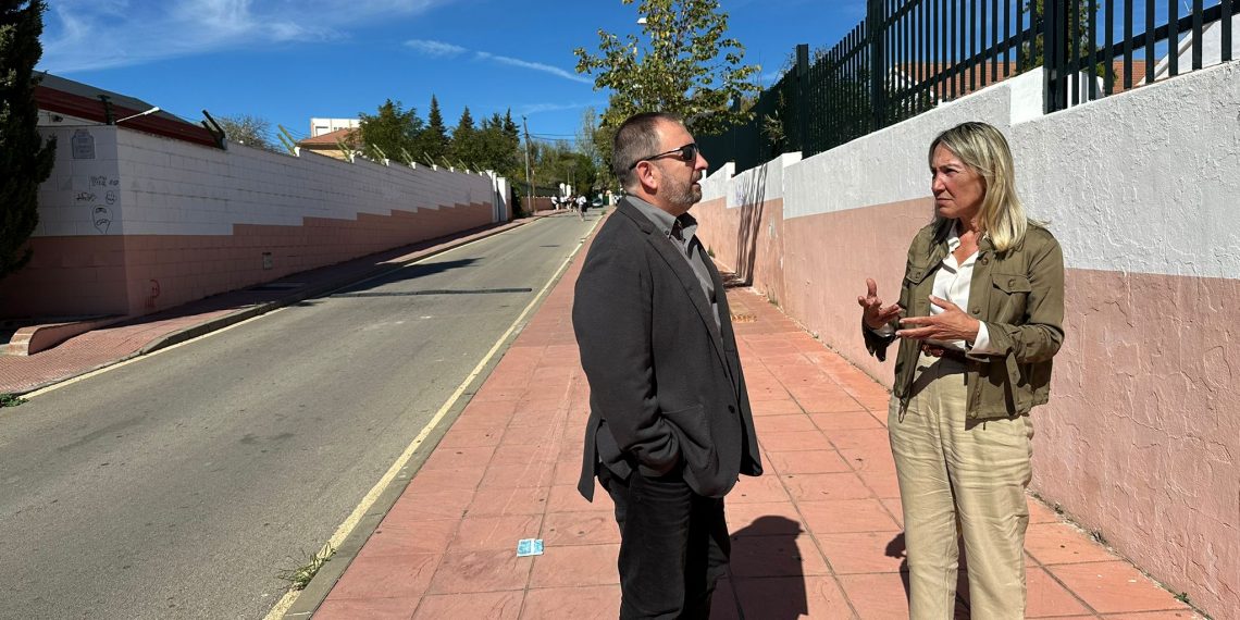 El Ayuntamiento refuerza la seguridad a la entrada y salida de los institutos con presencia policial y cortes de tráfico puntuales en Dolores Ibarruri