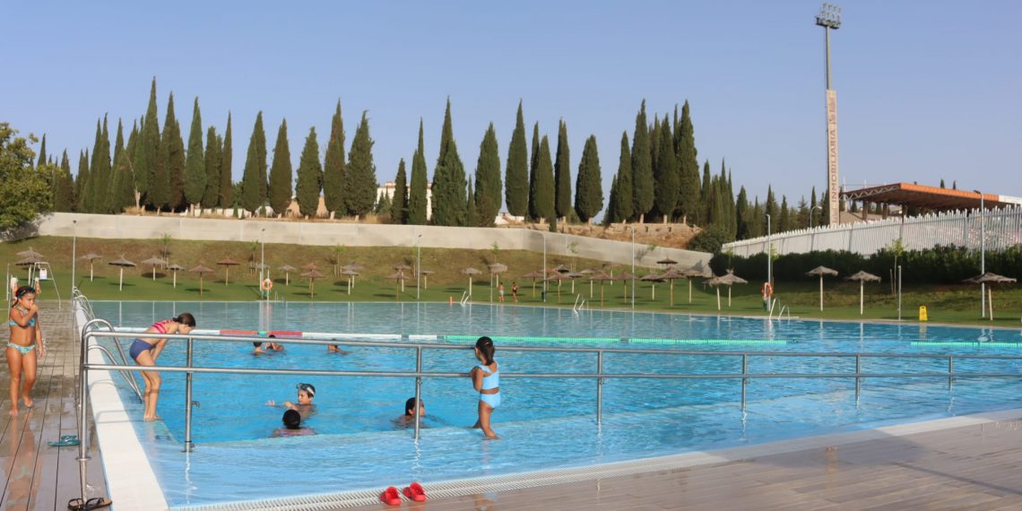 El PSOE pide explicaciones sobre un nuevo vaciado de la piscina municipal