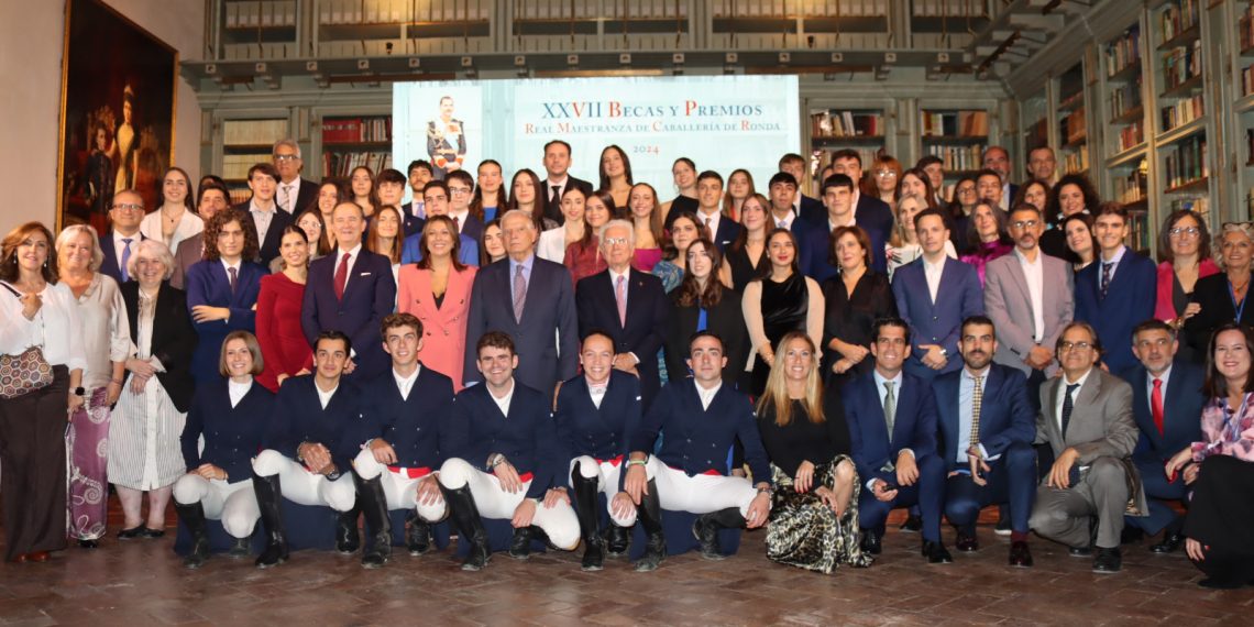 La Real Maestranza de Caballería de Ronda premia la excelencia académica con un nuevo formato de gala