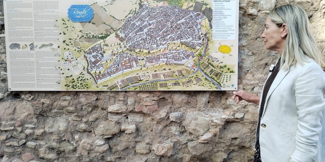 El Ayuntamiento renueva los paneles informativos y divulgativos en lugares de especial interés patrimonial y turístico