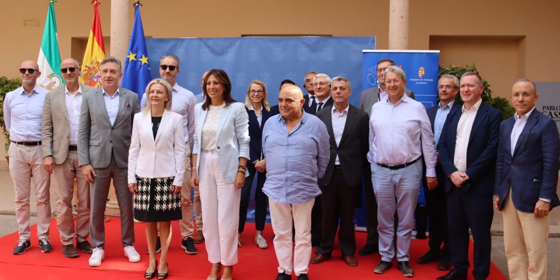 Embajadores de toda la Unión Europea conocen Ronda en el marco de una visita institucional por la provincia