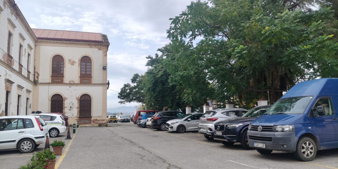 El Ayuntamiento garantiza al aparcamiento para los residentes en la ciudad