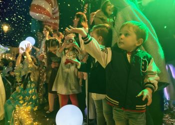 Más de un millón de luces iluminan Ronda por Navidad