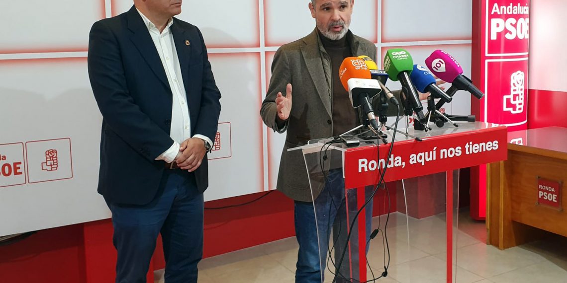 El PSOE reprocha al PP que rechace dotar con más especialistas el Hospital de la Serranía de Ronda