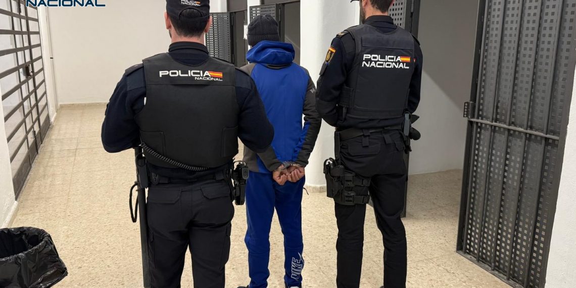 La Policía Nacional detiene en Ronda a un hombre por apuñalar de gravedad a un joven en una pierna