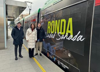Imágenes emblemáticas de Ronda promocionan la ciudad en Granada con motivo de los Goya
