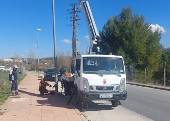 Obras prosigue con el plan de modernización del alumbrado público en Ronda