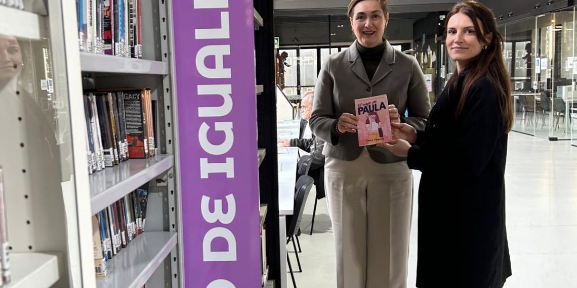 La educadora y escritora Laura Roqueta ofrece una conferencia a los estudiantes rondeños dentro de las actividades de Igualdad con motivo del 8M