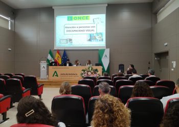 La ONCE y el Área Sanitaria de la Serranía de Ronda desarrollan la actividad ‘Con ojo clínico’