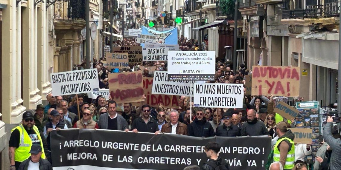 Apymer y la Plataforma Autovía Ronda YA cifran en 4.500 los participantes en la manifestación del pasado sábado