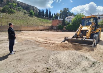 El Ayuntamiento acondiciona la zona de aparcamientos de calle Prados mejorando este espacio con cien nuevas plazas de estacionamiento