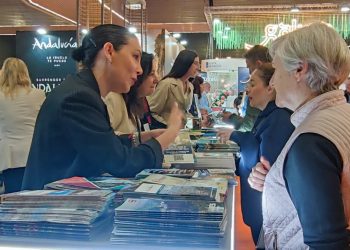 Ronda se promociona como destino cultural, patrimonial y gastronómico en ‘Expovacaciones’, la principal feria del norte de España
