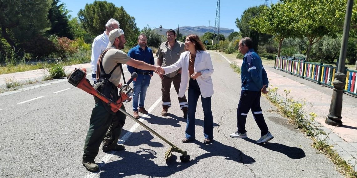 El Ayuntamiento refuerza la plantilla de jardineros con dos nuevas incorporaciones para el mantenimiento de las zonas verdes de la ciudad