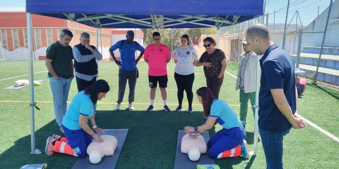 El Ayuntamiento y el Área Sanitaria organizan unos talleres de primeros auxilios y uso de los desfibriladores en las instalaciones deportivas