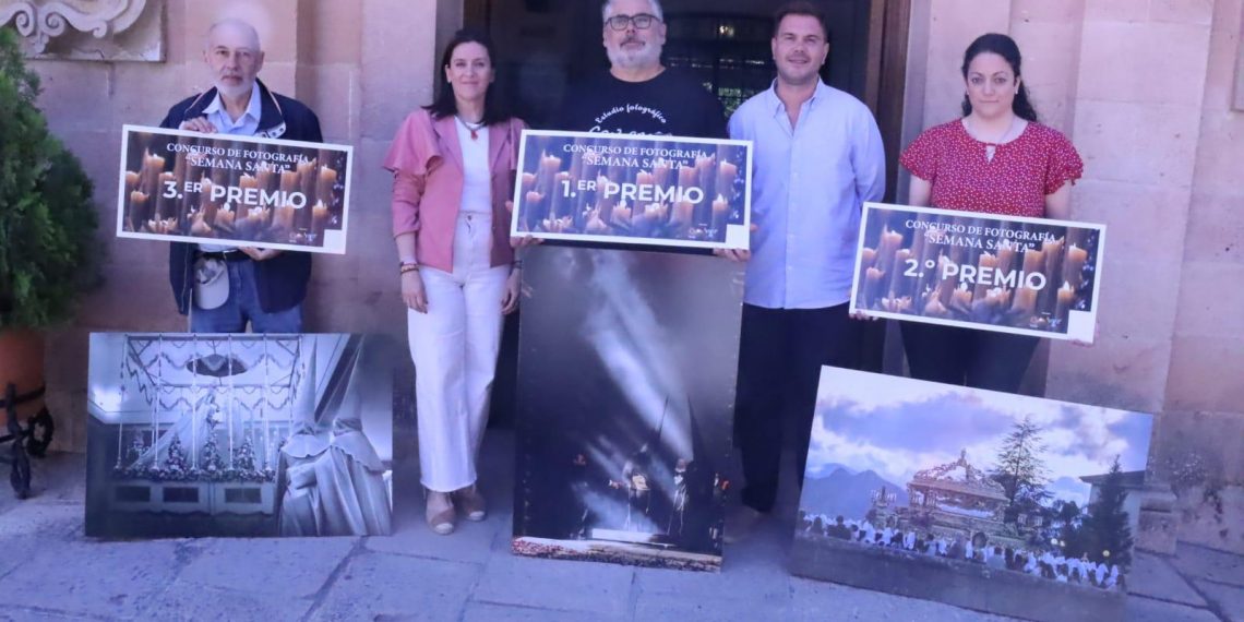 Turismo de Ronda y la delegación de Cultura entregan los premios del II Concurso de fotografía Cofrade organizado durante la pasada Semana Santa