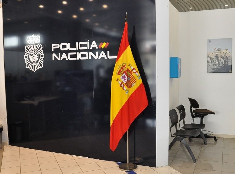 Agentes de la Policía Nacional detienen a tres autores de una detención ilegal y un robo con violencia en Ronda