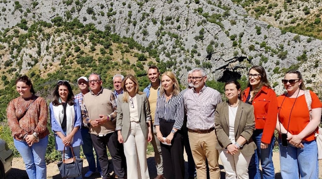 La Diputación inyecta más de 13 millones de euros en la Comarca de Ronda para modernizar carreteras y apoyar a los ayuntamientos