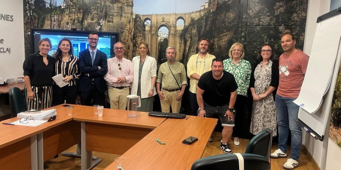 El Ayuntamiento y Soliarsa alcanzan un acuerdo mediante el que queda desconvocada la huelga de basura prevista en Ronda Romántica