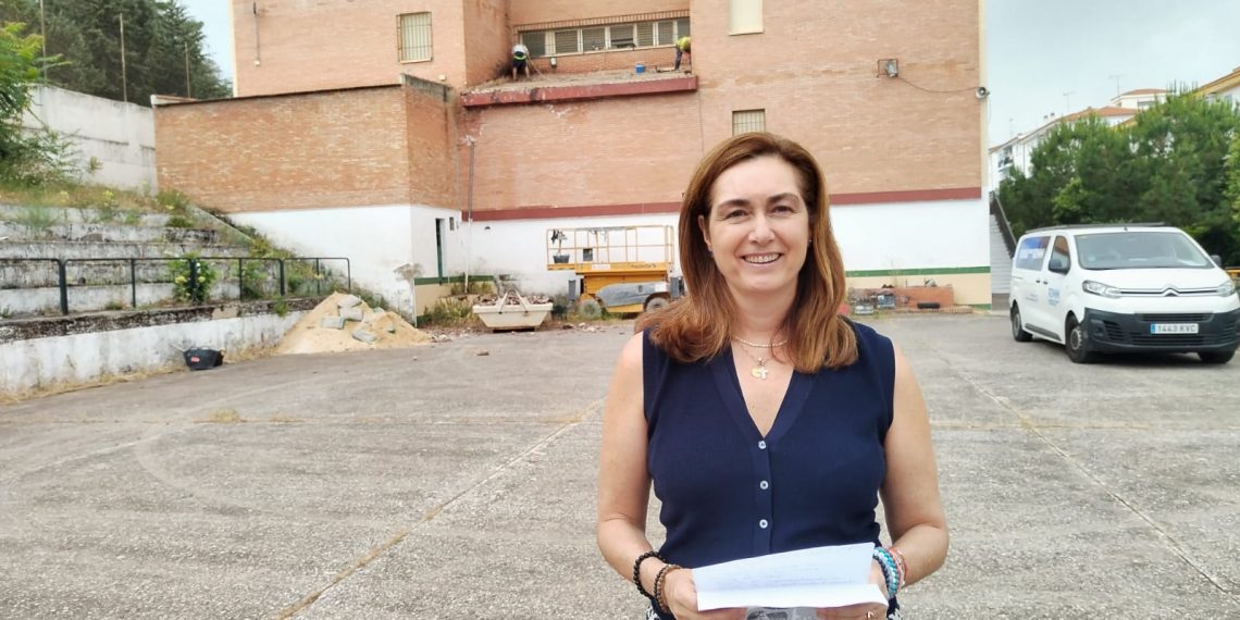 Comienza una actuación para mejorar la cubierta de la Escuela Municipal de Música y Danza con una inversión de 8.000 euros