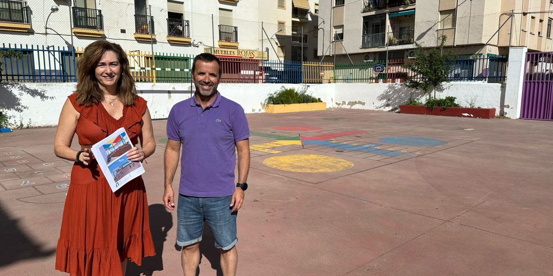 El Ayuntamiento instalará toldos que den sombra en el patio del colegio ‘Juan Martín Pinzón’ y ya estudia la misma medida en el ‘Miguel de Cervantes’