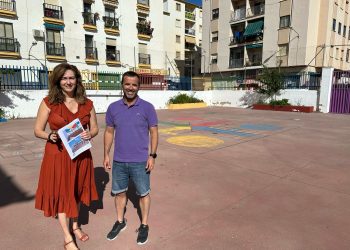 El Ayuntamiento instalará toldos que den sombra en el patio del colegio ‘Juan Martín Pinzón’ y ya estudia la misma medida en el ‘Miguel de Cervantes’