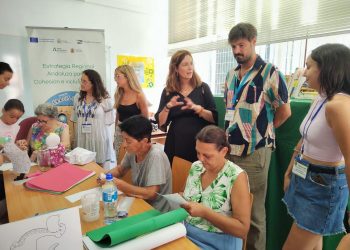 Un taller de manualidades completa las actividades veraniegas del programa ‘Eracis+’ que se siguen desarrollando en la Dehesa y El Fuerte