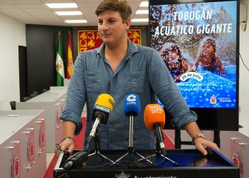 La delegación de Juventud montará un tobogán gigante acuático en la calle Andrés Aguilar Gracián el martes 29 de julio