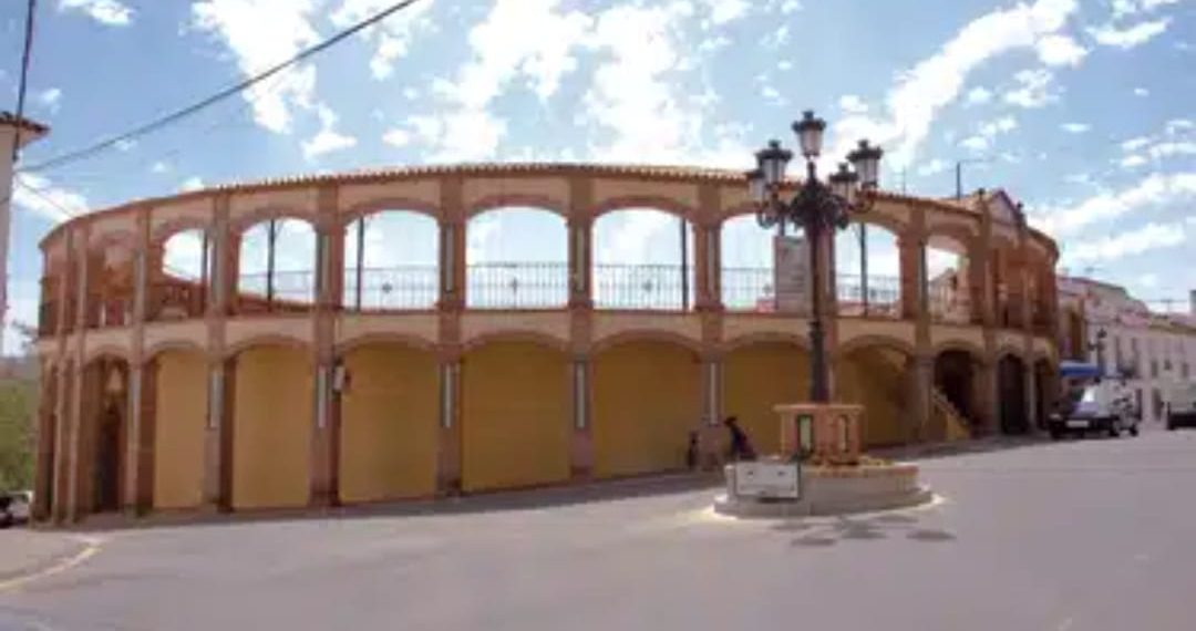 Una fundación animalista pide la suspensión de un festejo taurino en Cortes por la participación de personas con acondroplasia