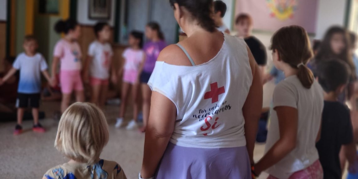 El programa Eracis+ del Ayuntamiento colabora con la Escuela de Verano en actividades para los niños y sus cuidadores