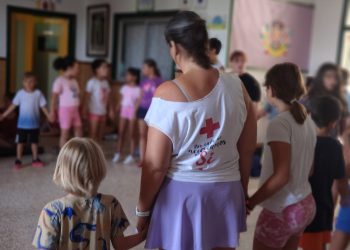El programa Eracis+ del Ayuntamiento colabora con la Escuela de Verano en actividades para los niños y sus cuidadores
