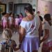 El programa Eracis+ del Ayuntamiento colabora con la Escuela de Verano en actividades para los niños y sus cuidadores