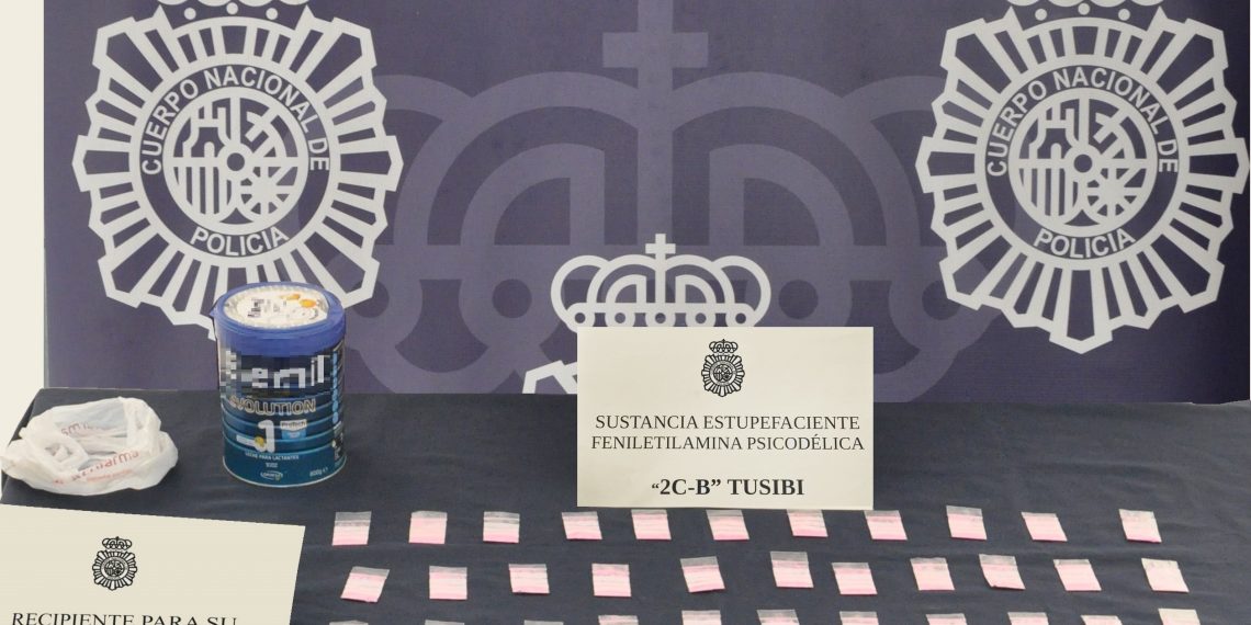 La Policía Nacional detiene en Ronda a una pareja en posesión de 43 dosis de cocaína rosa durante un control de vehículos