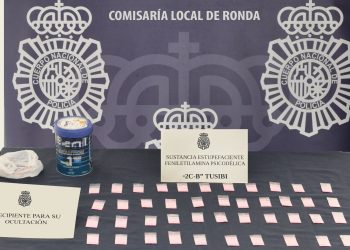 La Policía Nacional detiene en Ronda a una pareja en posesión de 43 dosis de cocaína rosa durante un control de vehículos