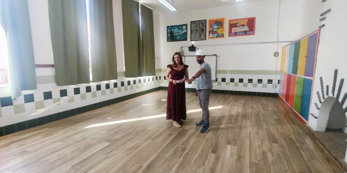 El Ayuntamiento finaliza el cambio del suelo de las aulas de infantil del CEIP ‘Juan Carrillo’ culminando todas las mejoras en los colegios durante el verano