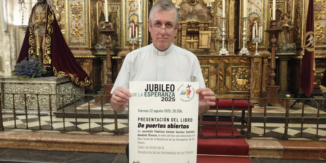 Paco Sánchez presenta su libro ‘Puertas Abiertas’, cuya venta será a beneficio de las Hermanitas de los Pobres