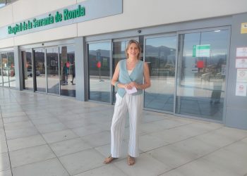 Aguilera acusa a Moreno Bonilla de dictar «la sentencia de muerte de la sanidad pública andaluza»