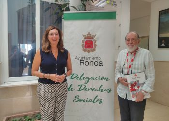 El Ayuntamiento repartirá más de 200 tickets entre familias vulnerables para que los niños con menos recursos monten gratis en las atracciones de la feria