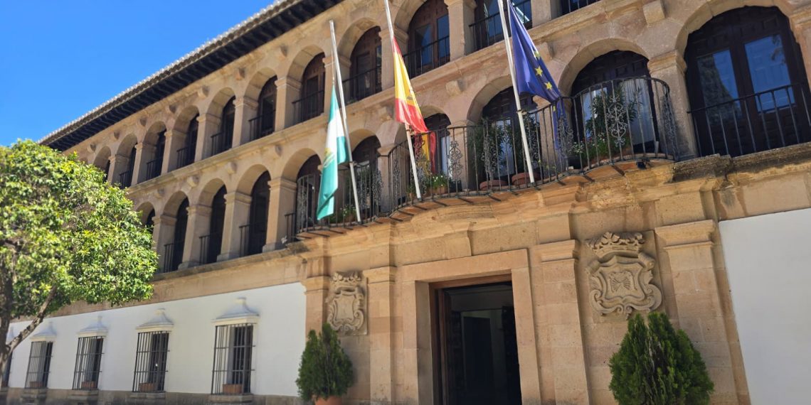 El Ayuntamiento de Ronda oferta dos plazas de subalterno por el sistema de oposición, en turno libre