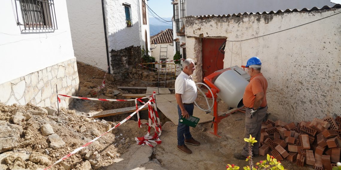 BENALAURÍA ACOMETE LA 3ª FASE DE MEJORAS DE CALLE ALTA