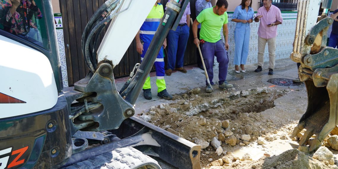 El Ayuntamiento de Ronda invertirá 100.000 euros en mejorar las calles Larga y Pirineos y la plaza Virgen del Prado en la pedanía de Los Prados