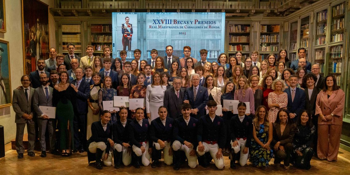 La Real Maestranza de Caballería de Ronda celebra la Ceremonia de Becas y Premios
