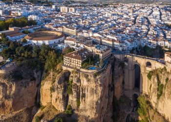 La Junta de Andalucía reconoce la ordenación del conjunto histórico de Ronda con uno de los premios  Andalucía de Urbanismo