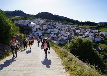 Incluyen la ruta Atajate-Alpandeire en los Senderos de Otoño 2025