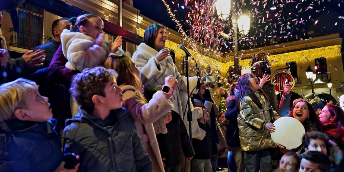 Ronda enciende su alumbrado de Navidad con más de 1,5 millones de microbombillas