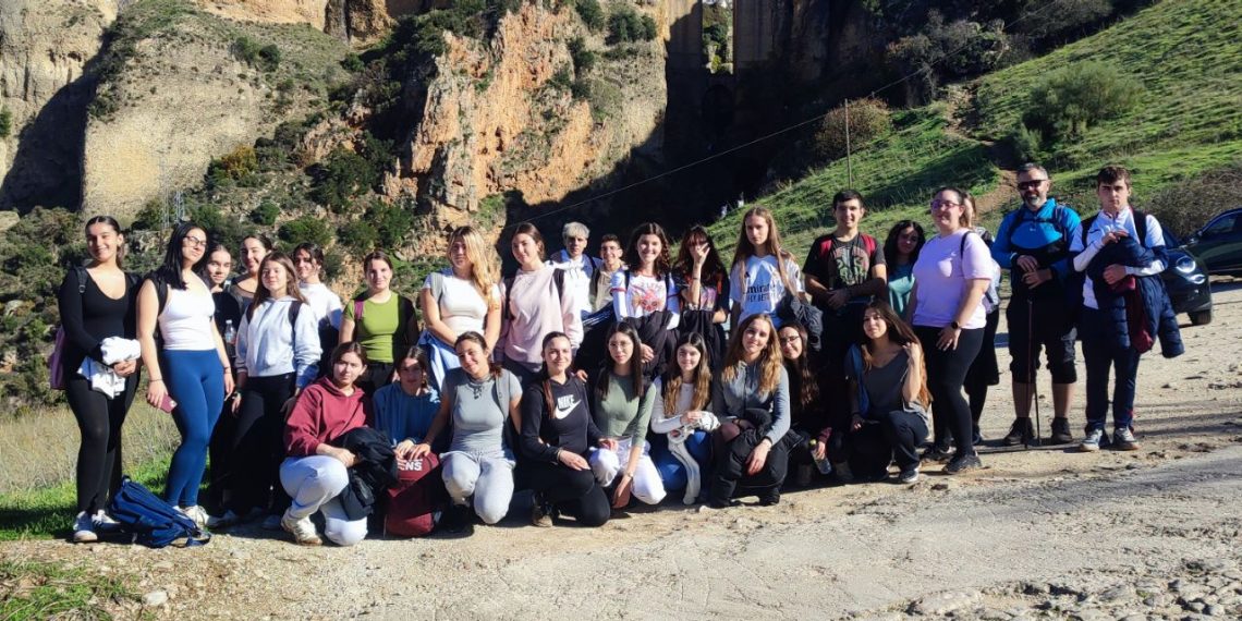 JORNADA DE CONVIVENCIA Y CONCIENCIACIÓN MEDIOAMBIENTAL
