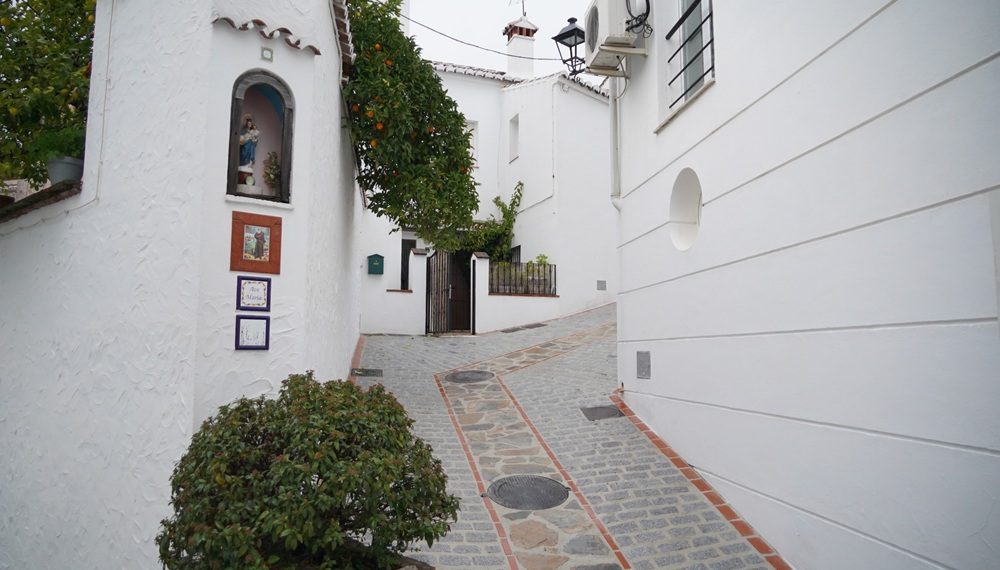 ALPANDEIRE FINALIZA LOS TRABAJOS DE REMODELACIÓN DE CALLE PILAR