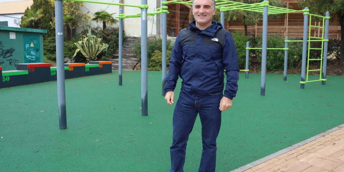 El Ayuntamiento de Ronda habilita una nueva zona de calistenia en la calle Guadalcobacín